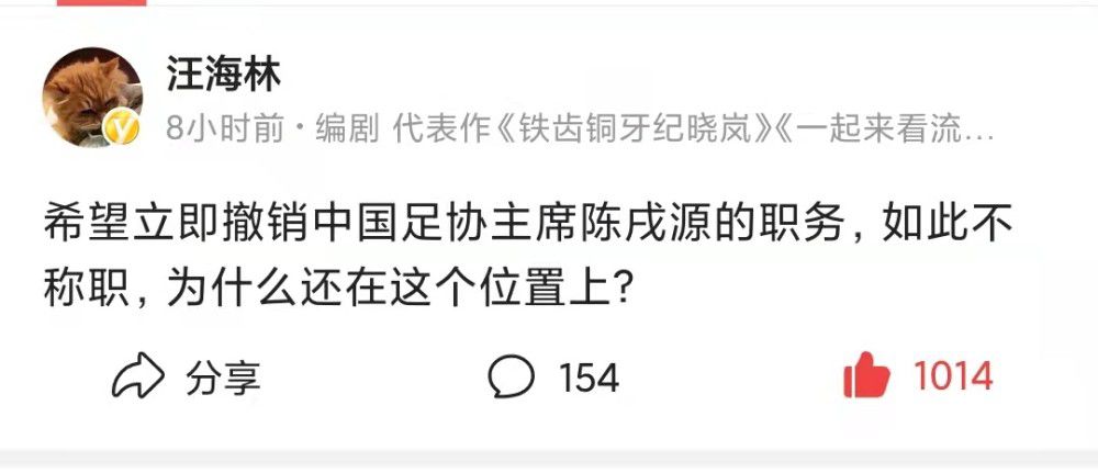 他表现出的稳定性、对比赛的理解、始终做出正确的决策并付诸行动、他抢断的时机和对传球线路的把握，以及当球落到他周围时他对球的快速处理等等，我认为他非常棒。